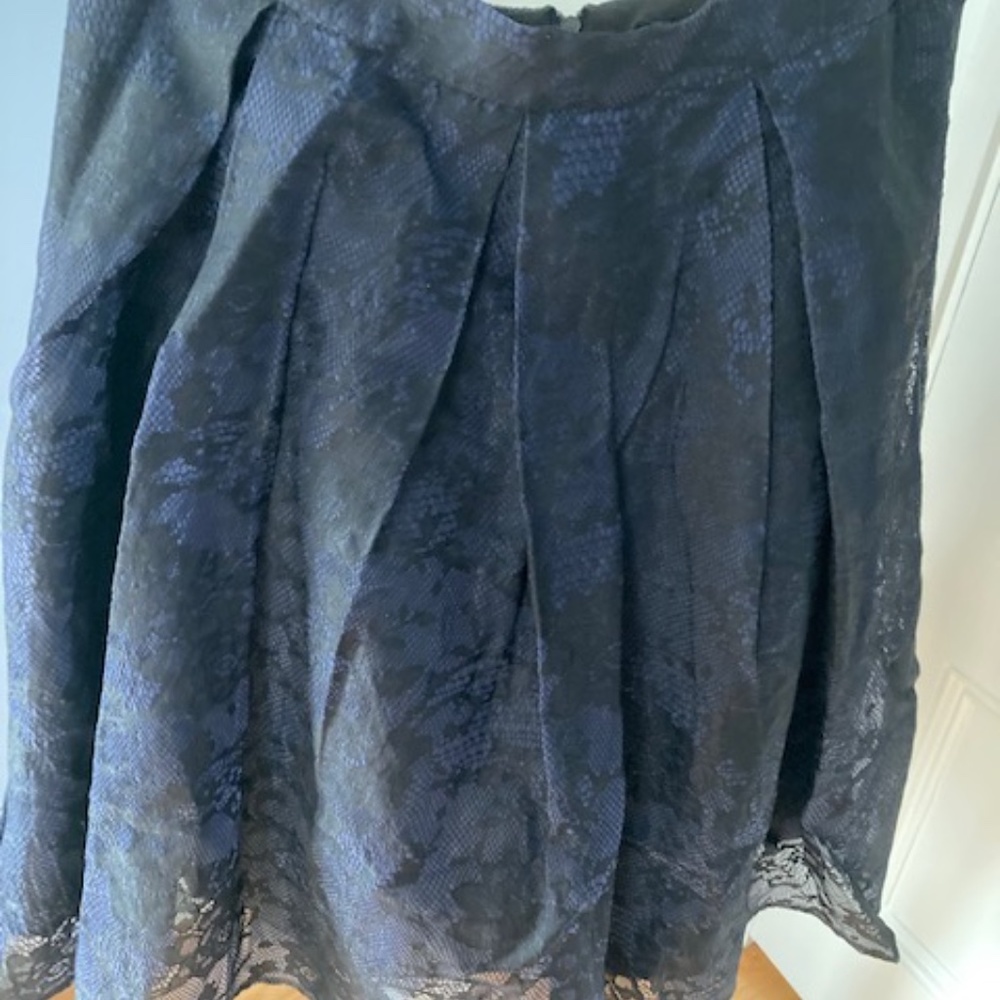 AQUA Black & Purple Tulle & Lace Skirt -- Size L